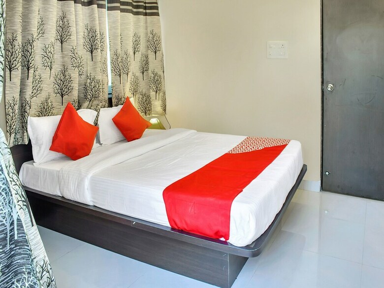 Hotel Oyo 12042 Green Olives Apartments