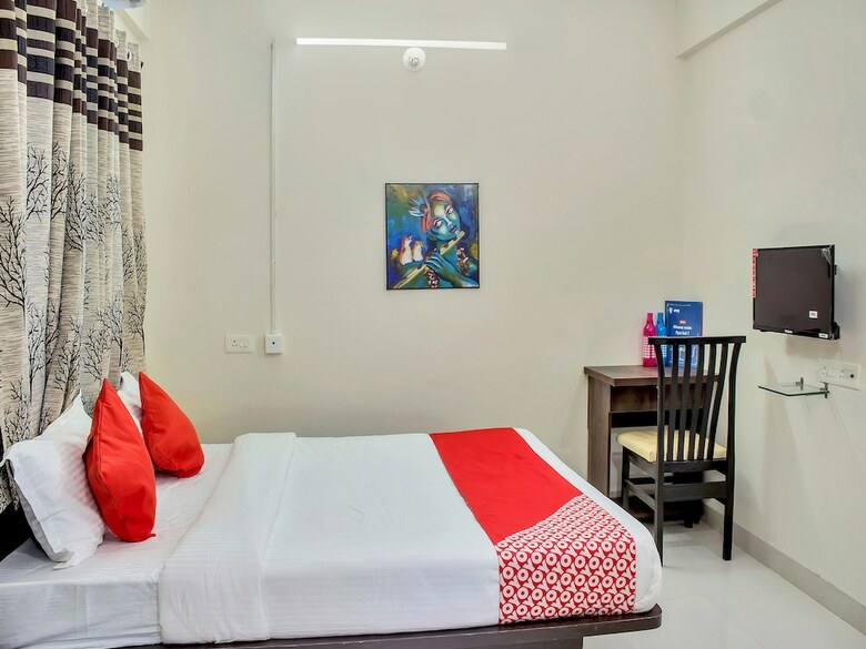 Hotel Oyo 12042 Green Olives Apartments