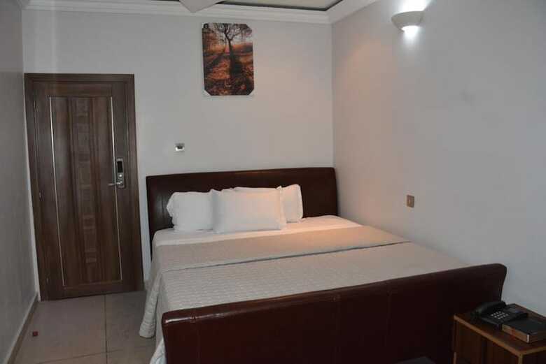 Platinum Inn Gee Hotel