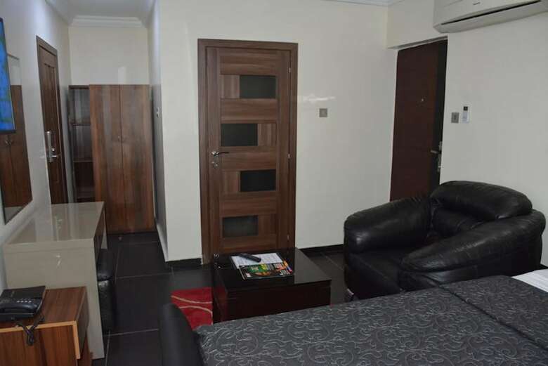 Platinum Inn Gee Hotel