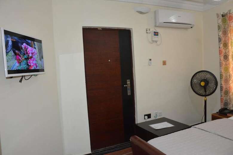 Platinum Inn Gee Hotel