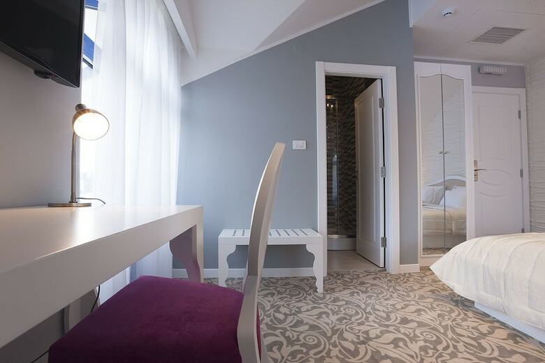 New Belgrade Garni Hotel