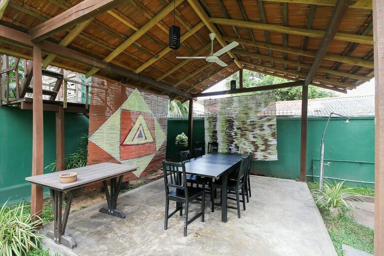 Hotel Oyo 467 Lioni Holidays Villa