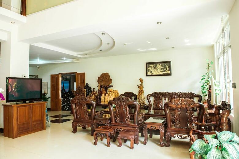 Hoang Van Hotel
