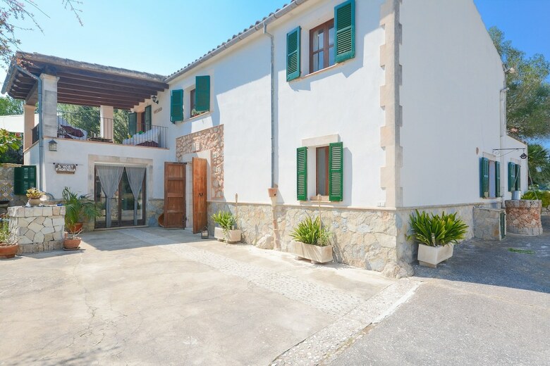 Villa Short Dhortella