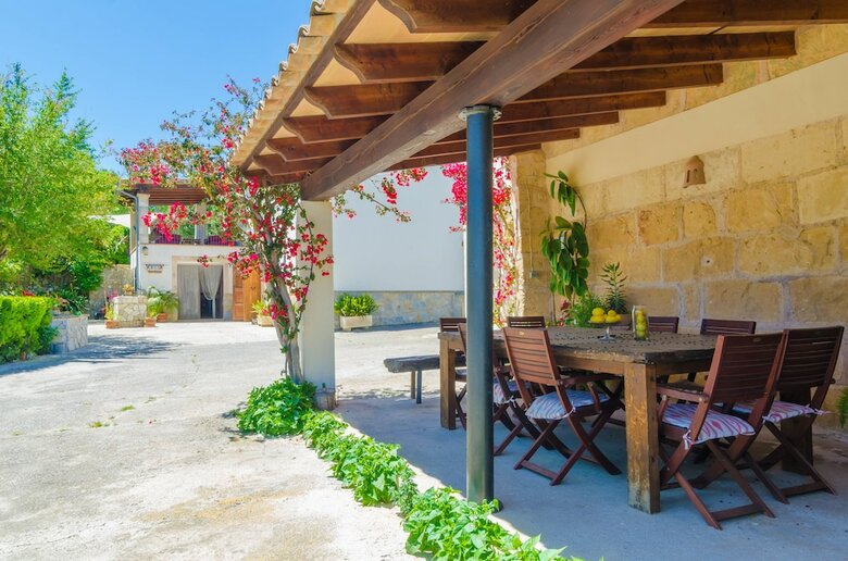 Villa Short Dhortella