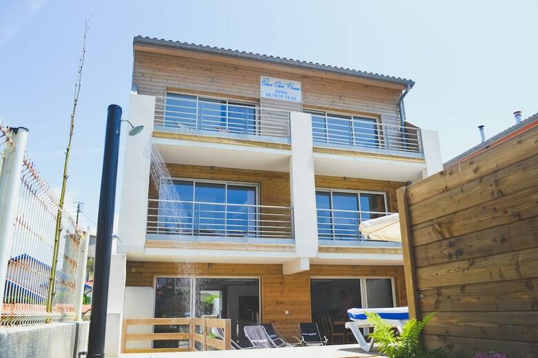 Hostal Body Surf House