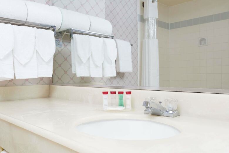 Hotel Ramada By Wyndham Hawthorne Lax / La Stadium