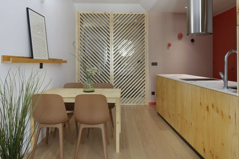 Easo Plaza Apartment By Feelfree Rentals