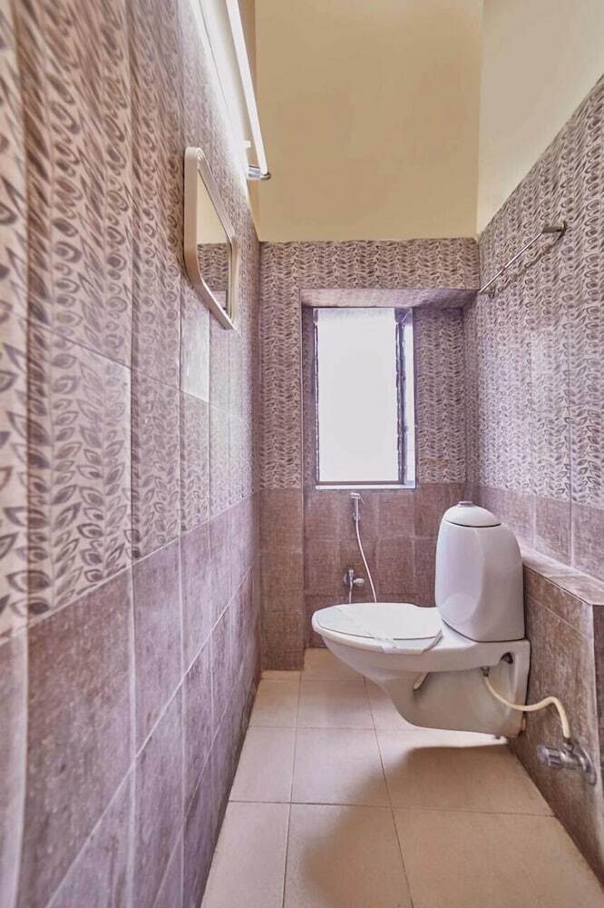 Hostal Empire Royale Hotel