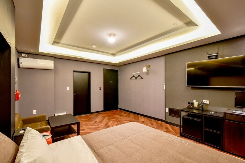French Code Hotel