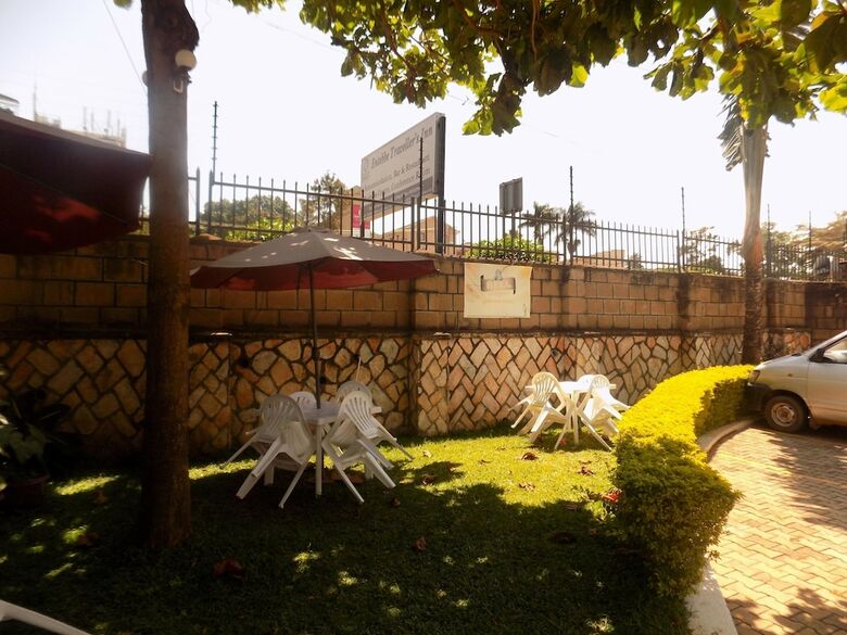 Hotel Entebbe Travelle'rs Inn