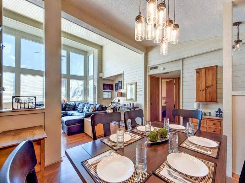 Woodshed 2 Bedroom Home With Mountain View