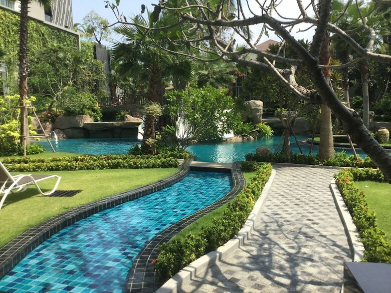 The Riviera Wongamat Hong Apartment
