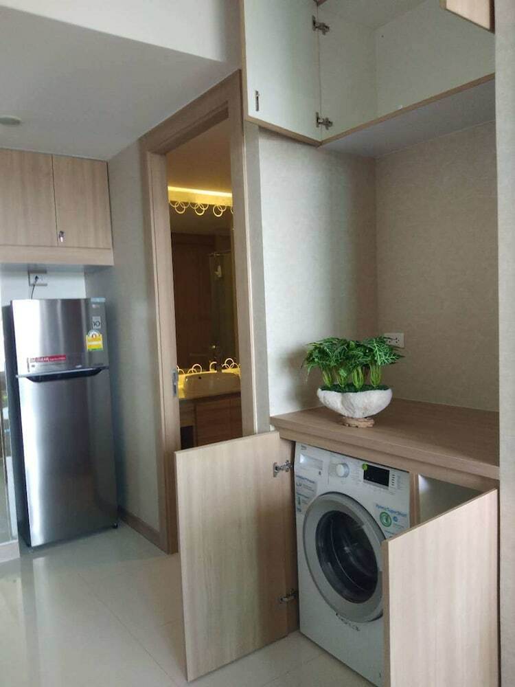 The Riviera Wongamat Hong Apartment