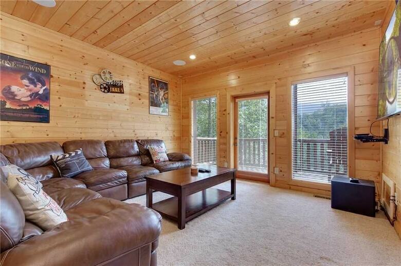 Cabana Changes In Latitude 4 Bedroom Home With Hot Tub
