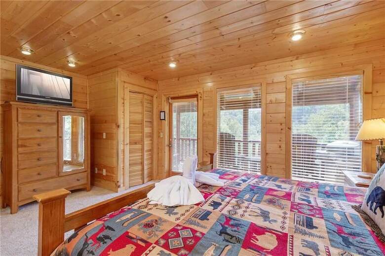 Cabana Changes In Latitude 4 Bedroom Home With Hot Tub