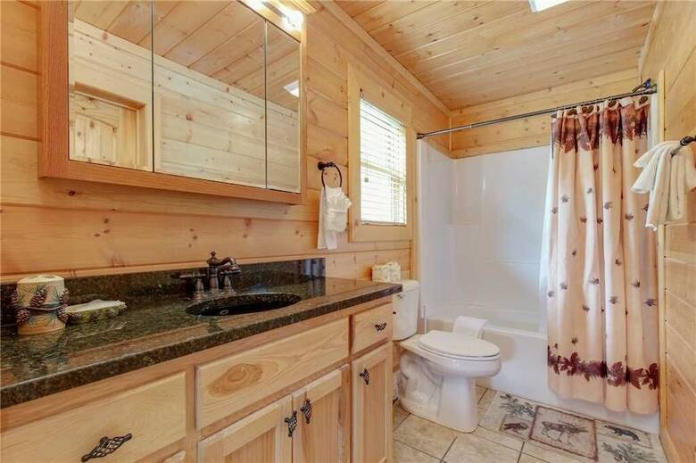 Cabana Changes In Latitude 4 Bedroom Home With Hot Tub