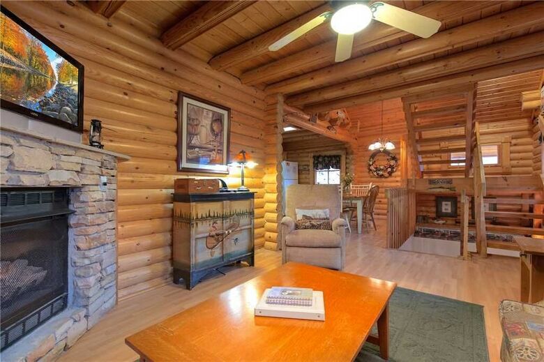 Cabana Enchanted Forest 1 Bedroom Home With Gas Fireplace