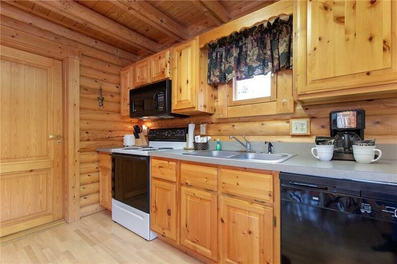 Cabana Enchanted Forest 1 Bedroom Home With Gas Fireplace
