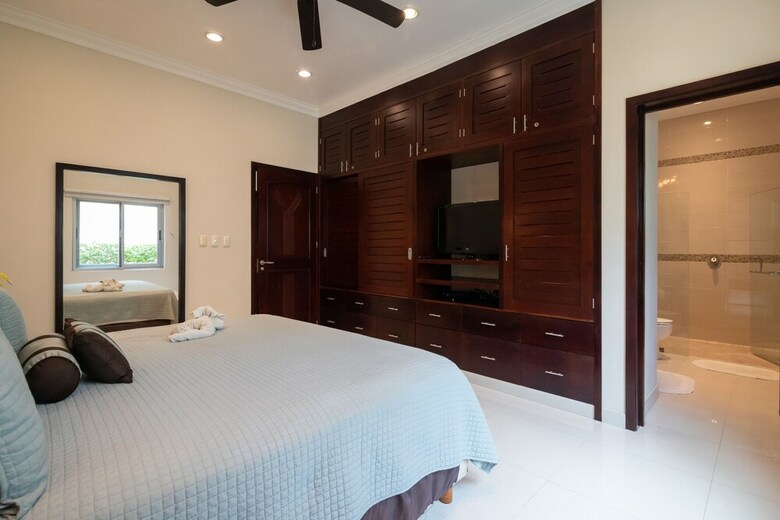 Beachfront Homes By Playa Paradise