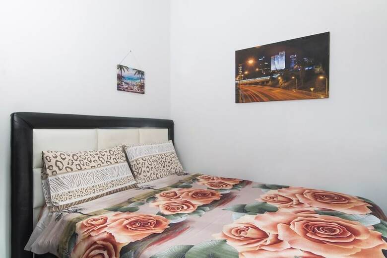 Hostal Sapir Hostel - Adults Only
