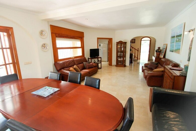 Villa Luisa - Holiday Home With Swimming Pool