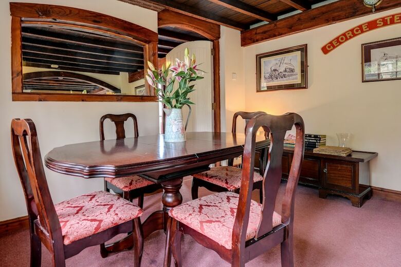 Holiday Cottages And North Star Apartment