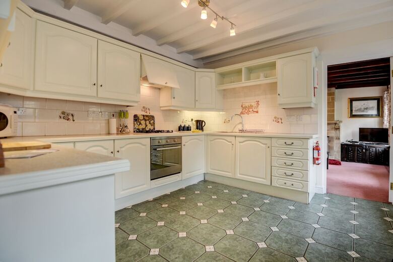 Holiday Cottages And North Star Apartment