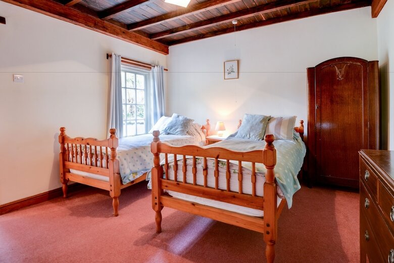 Holiday Cottages And North Star Apartment