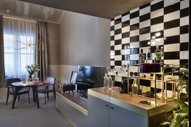 Bed & Breakfast Stories Hotel