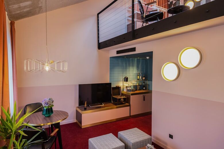 Bed & Breakfast Stories Hotel