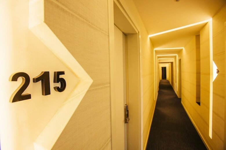 Hotel West