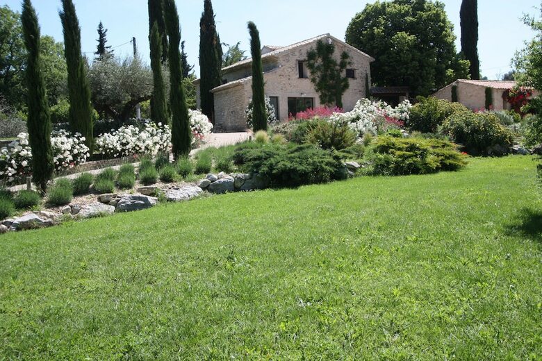 Bed & Breakfast Chambre D'h�tes Au Chant Des Sorgues