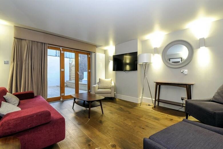 Amazing 3 Bed Apartment In Covent Garden