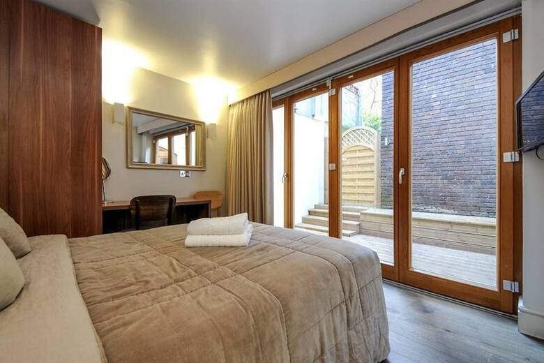 Amazing 3 Bed Apartment In Covent Garden