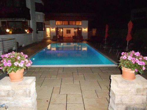 Hostal G�stehaus Wei�es R�ssl