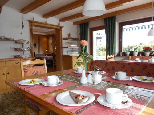 Hostal G�stehaus Wei�es R�ssl