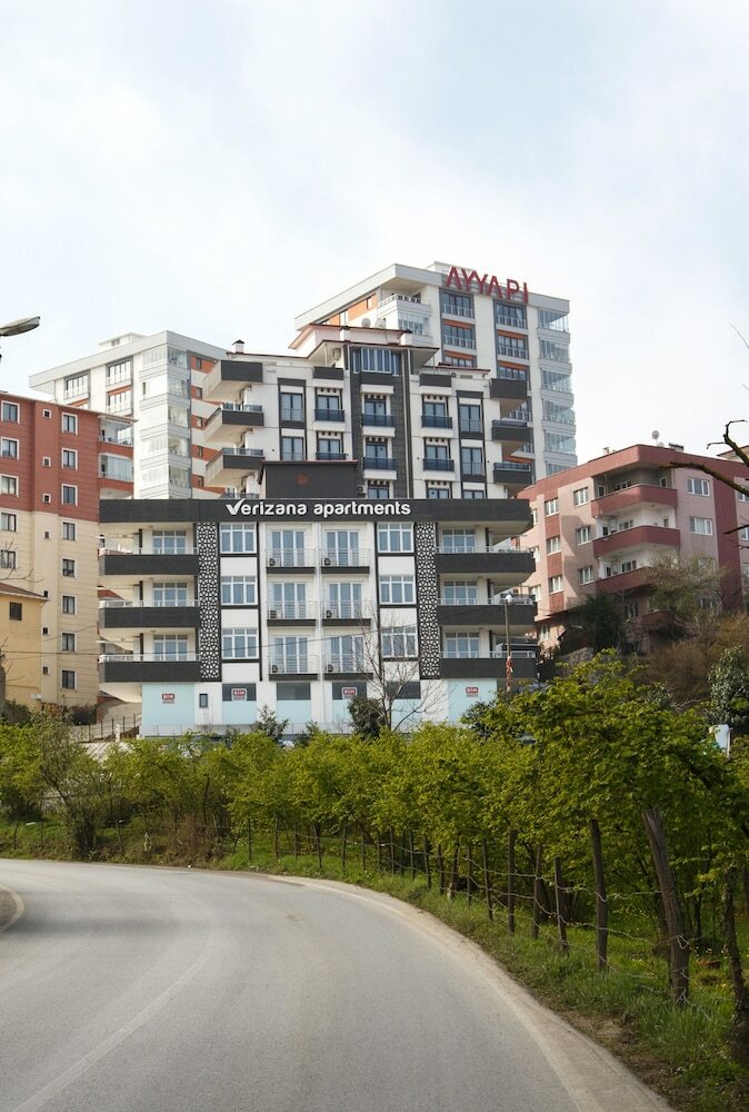 Verizana Apartments & Suites