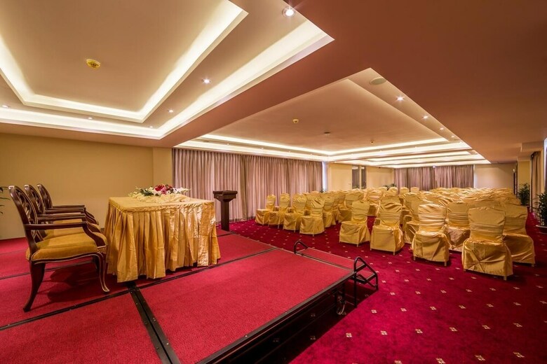 Grand Palace Hotel & Resort's Rangpur