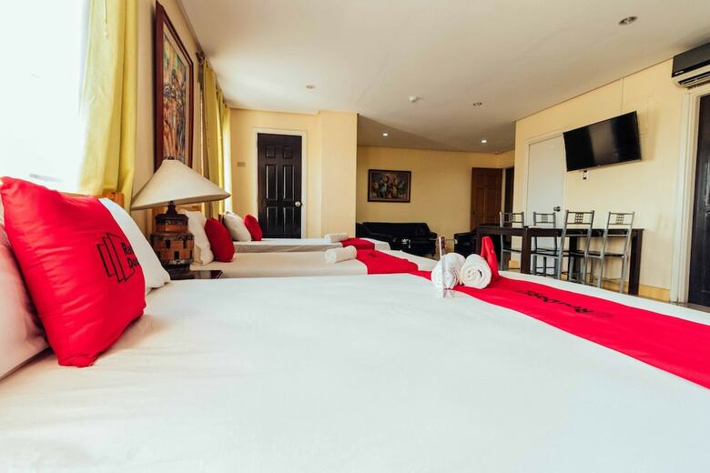 Hotel Reddoorz Plus @ Better Living Paranaque