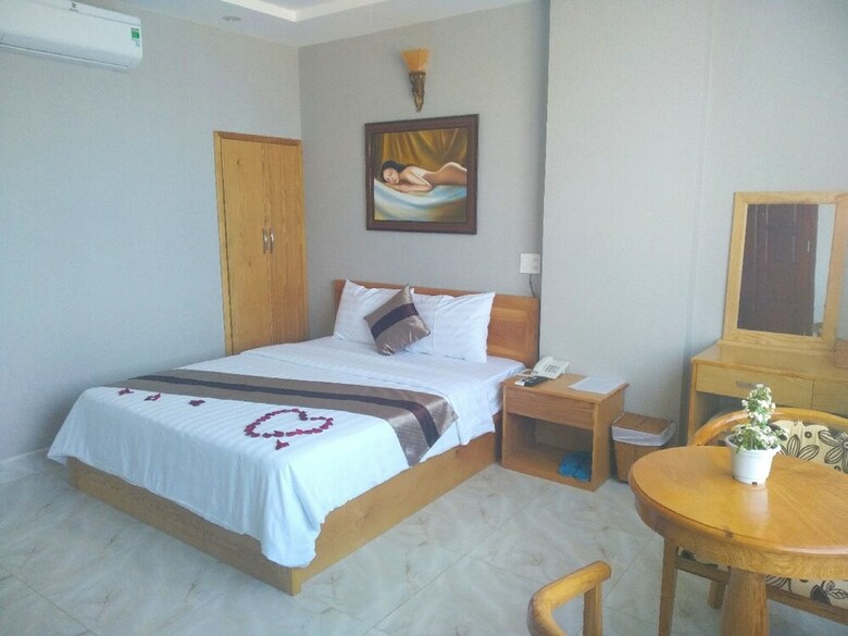 Ngoc Hanh Beach Hotel