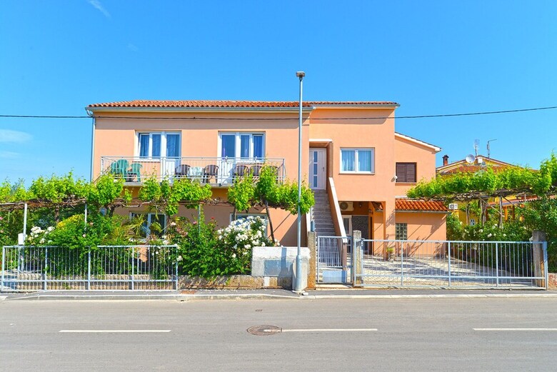 Apartment Vili 351