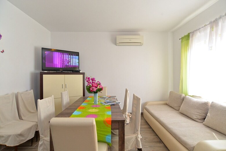 Apartment Vili 351