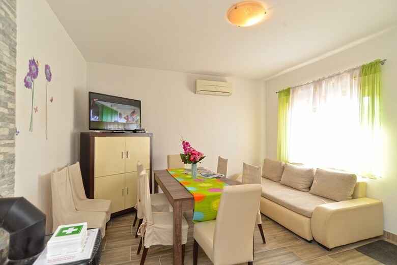 Apartment Vili 351
