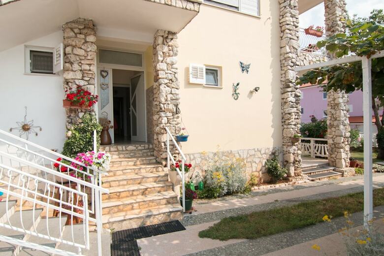 Apartments Nada 354