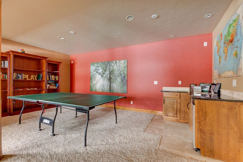 400 Whispering Pines Circle (private Home With Hot Tub)