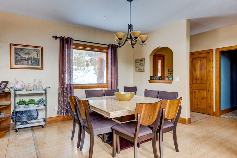 400 Whispering Pines Circle (private Home With Hot Tub)