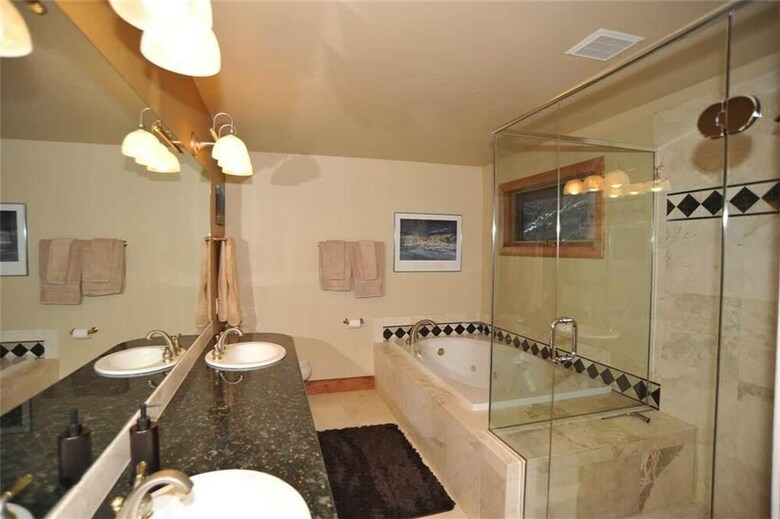 400 Whispering Pines Circle (private Home With Hot Tub)