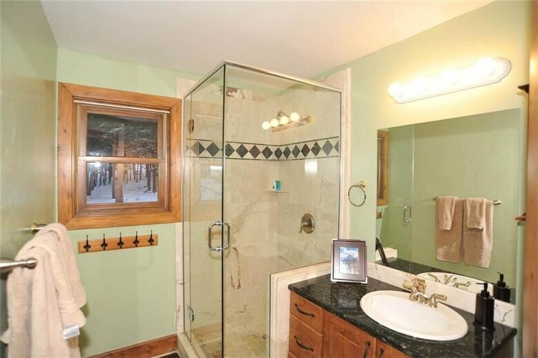 400 Whispering Pines Circle (private Home With Hot Tub)